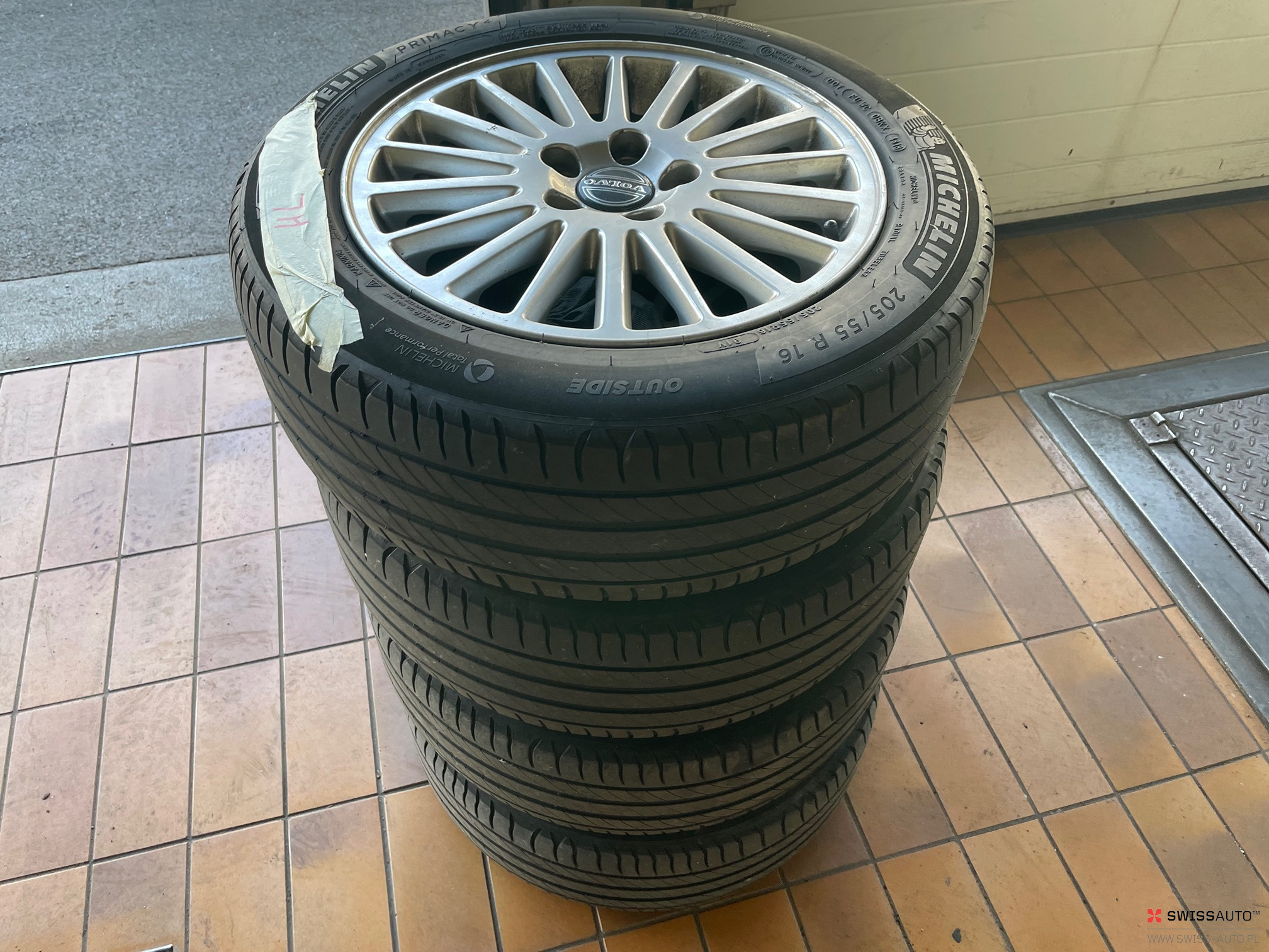 Auction Image