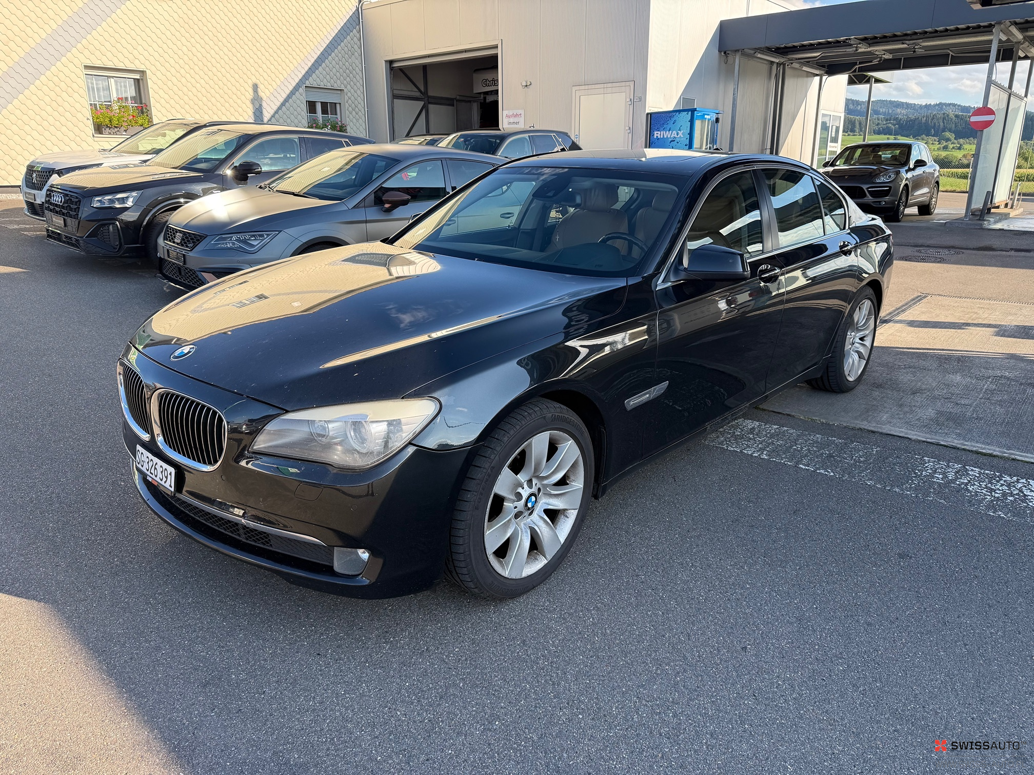 Auction Image