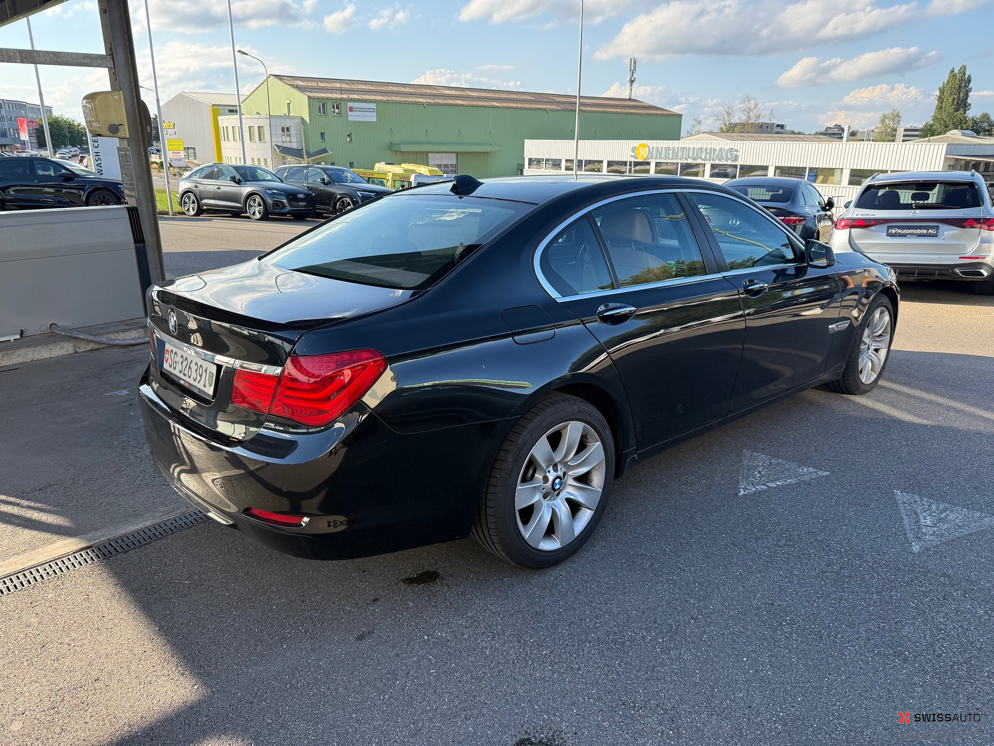 Auction Image