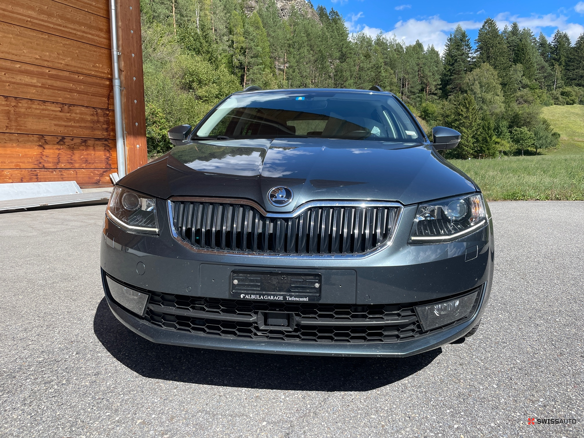 Auction Image
