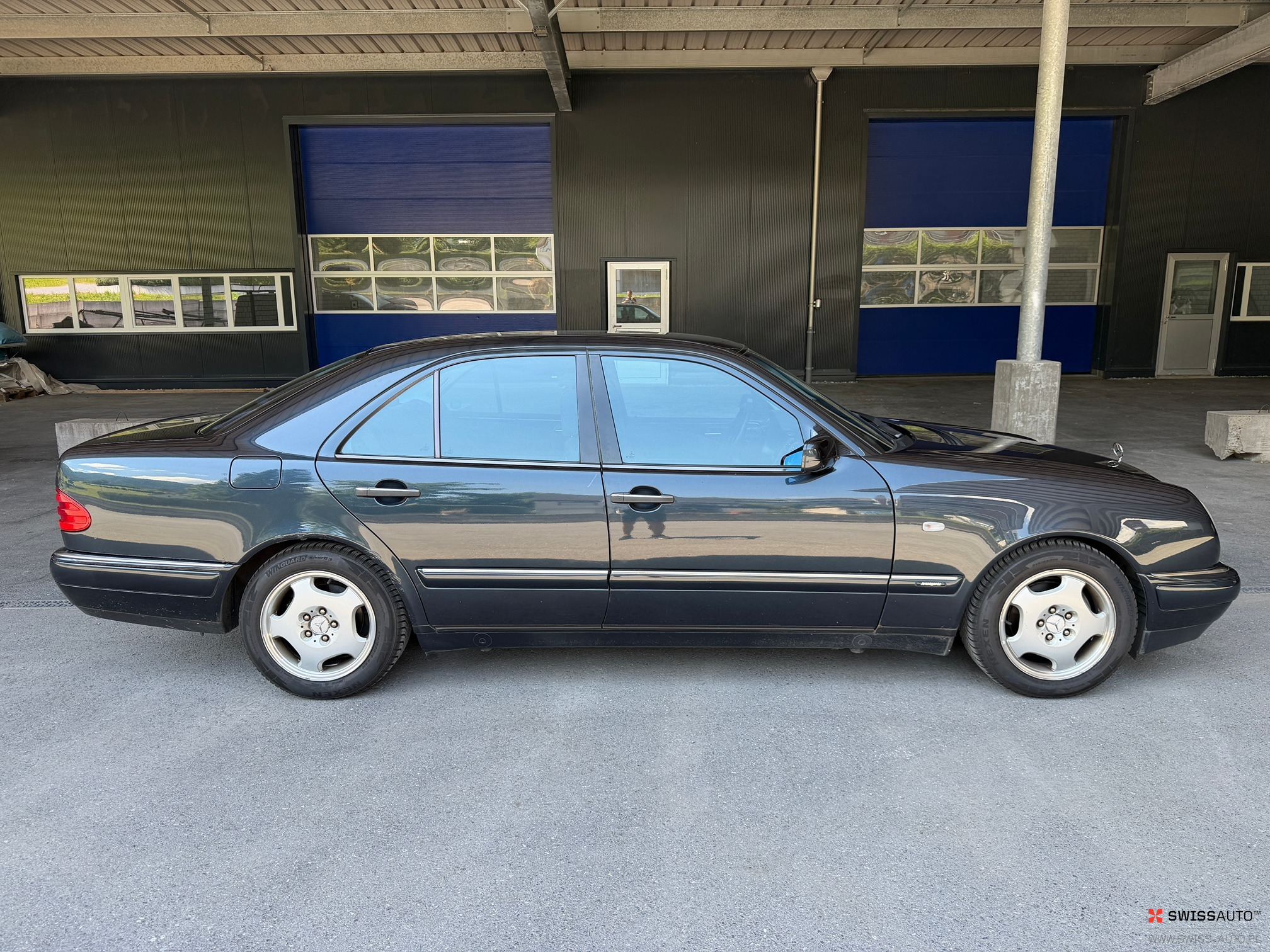 Auction Image
