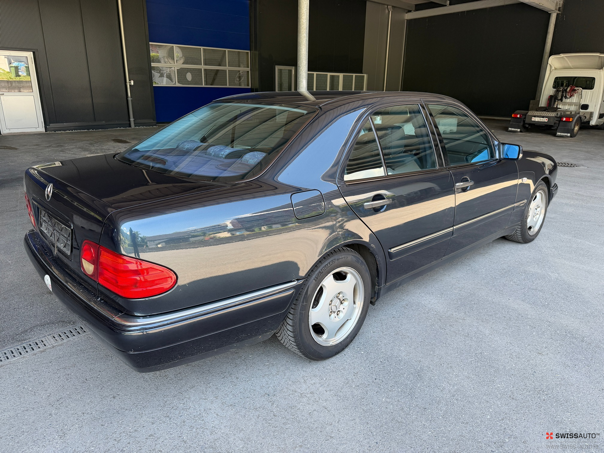 Auction Image