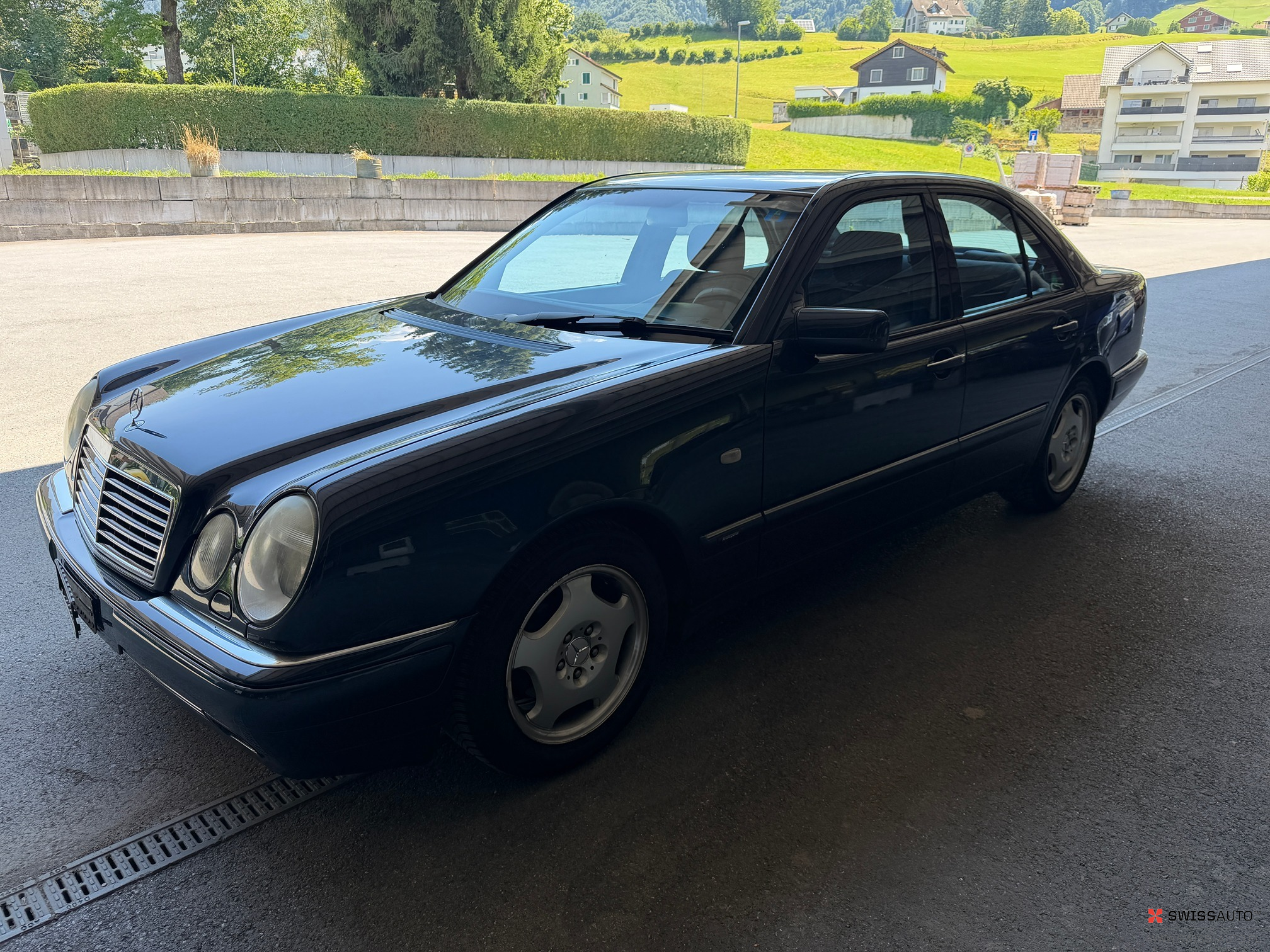 Auction Image