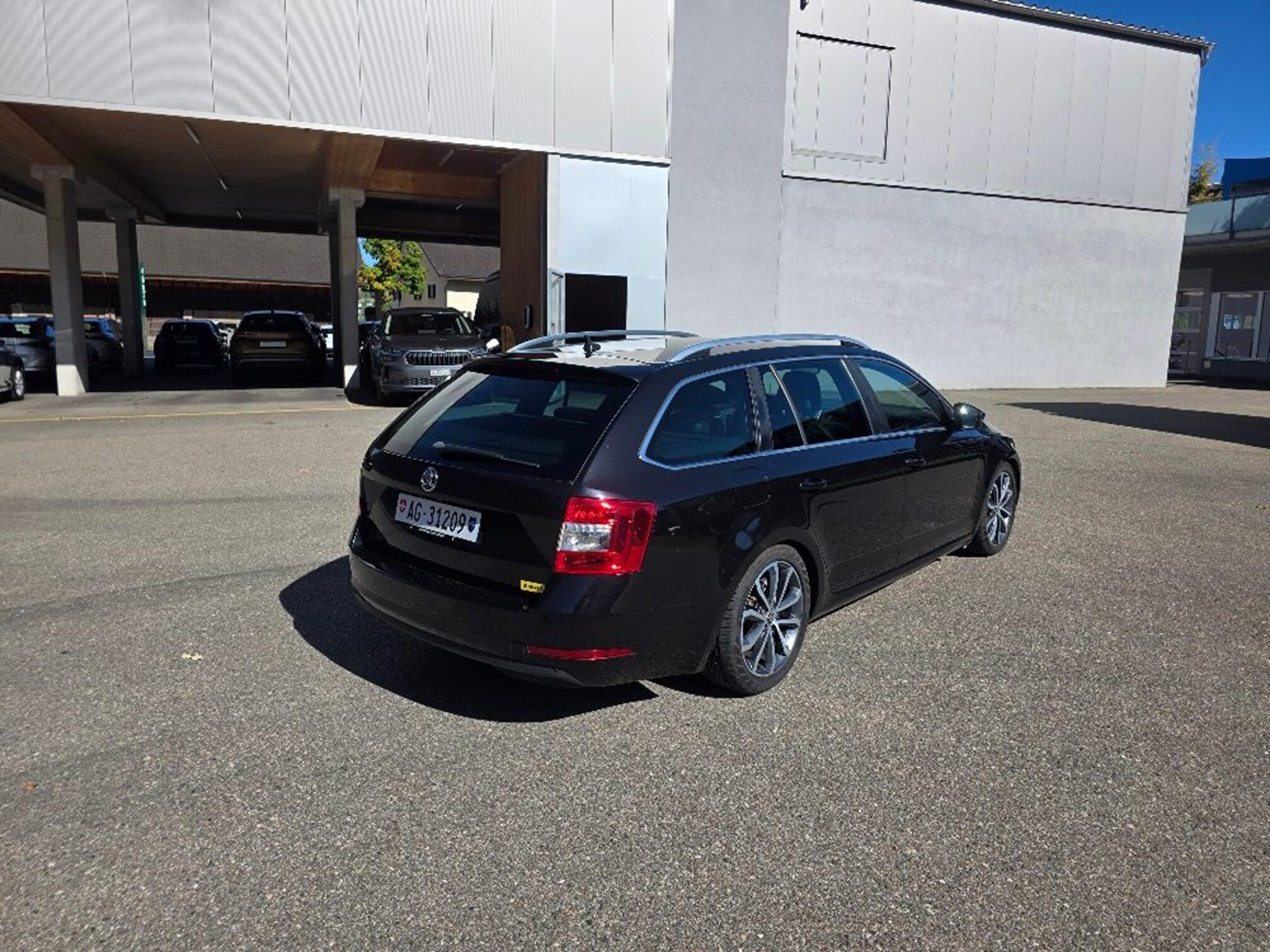 Auction Image
