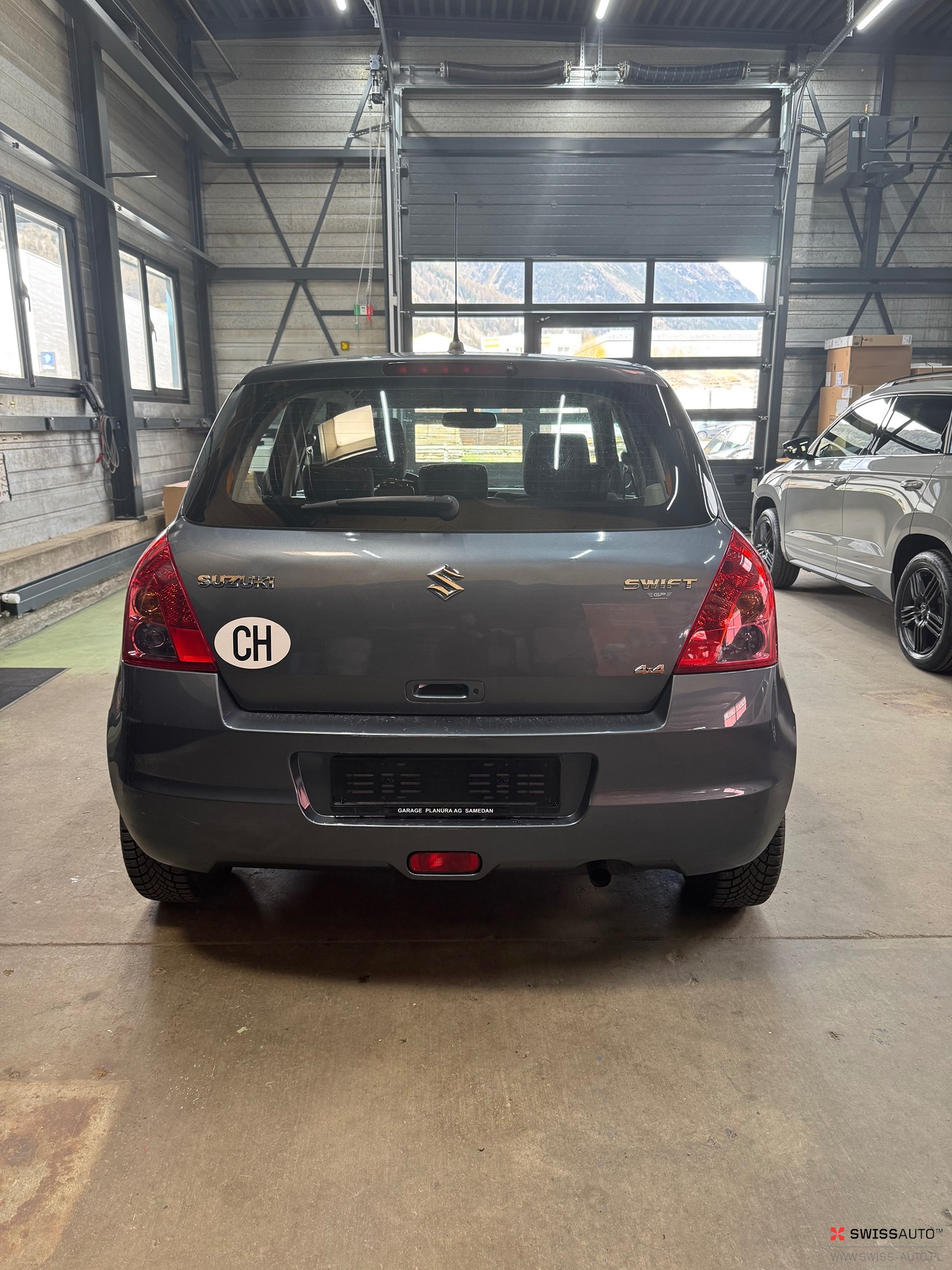 Auction Image