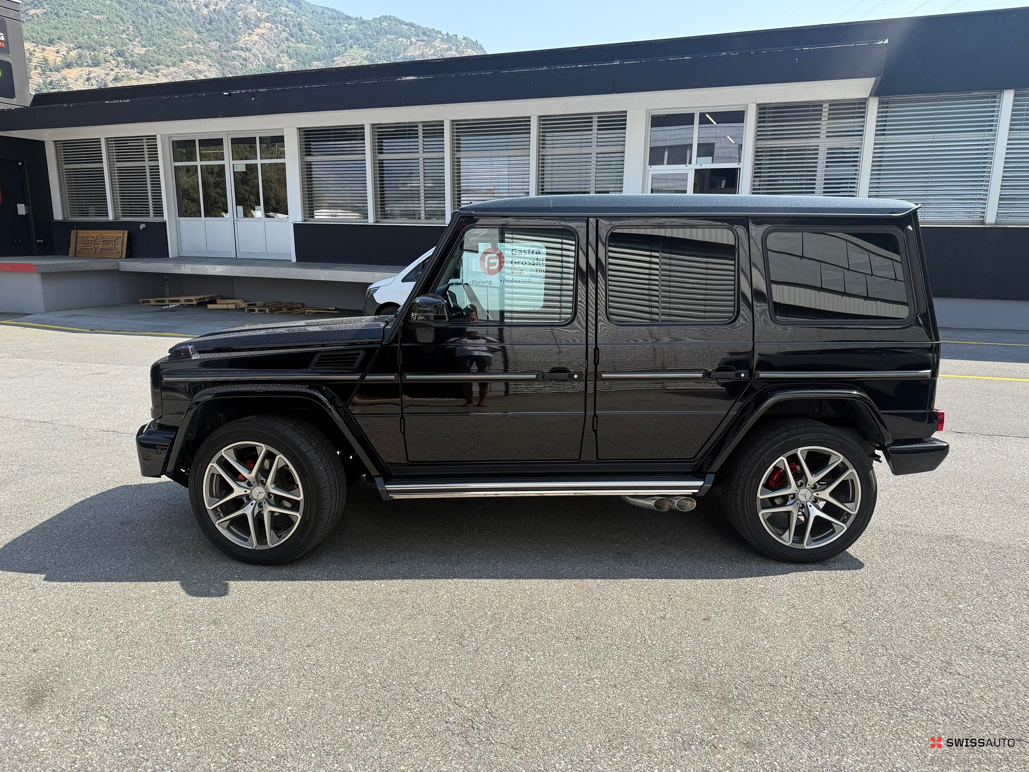 Auction Image