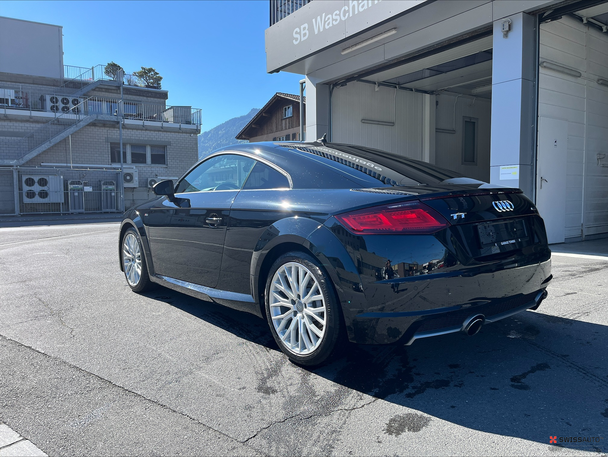 Auction Image