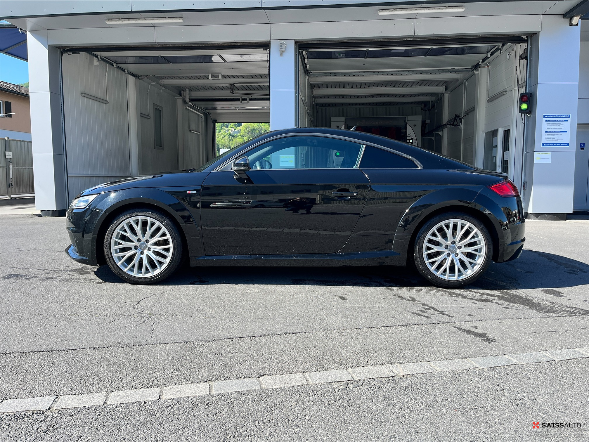 Auction Image